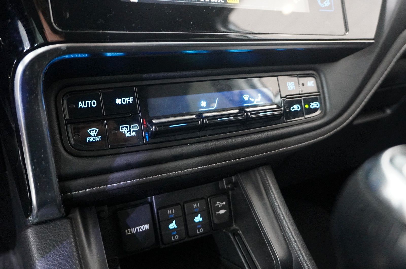 Fahrzeugabbildung Toyota Auris 1.2 LIM. DESIGN EDITION NAVI/LED/KAMERA/SH