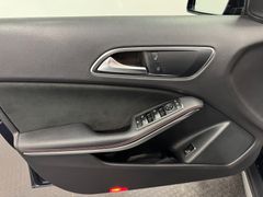 MERCEDES-BENZ GLA 250 4M*AMG LINE*PANO*LED*NAVI*KAMERA*19 ZOLL MERCEDES-BENZ GLA 250 4M*AMG LINE*PANO*LED*NAVI*KAMERA*19 ZOLL