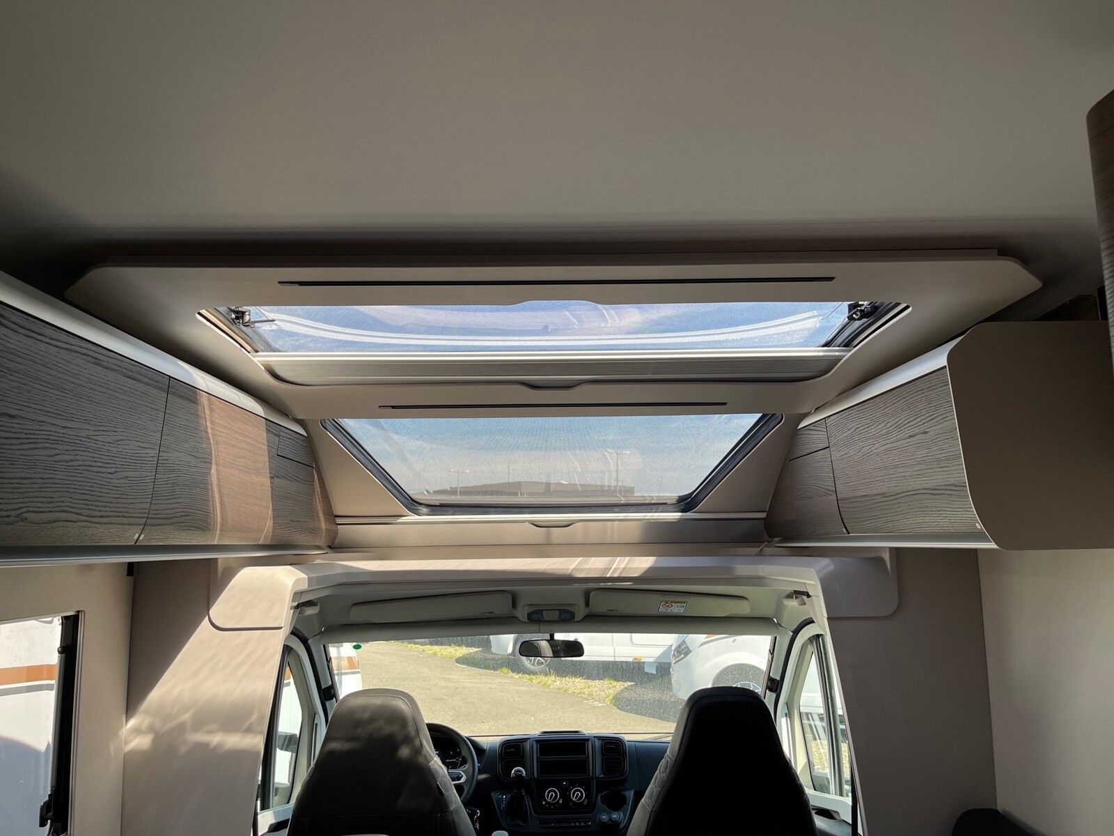 Fahrzeugabbildung Adria Coral Supreme 670 SL RFK,LED,ALDE, Messe Aktion