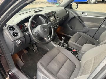 Volkswagen Tiguan - 10