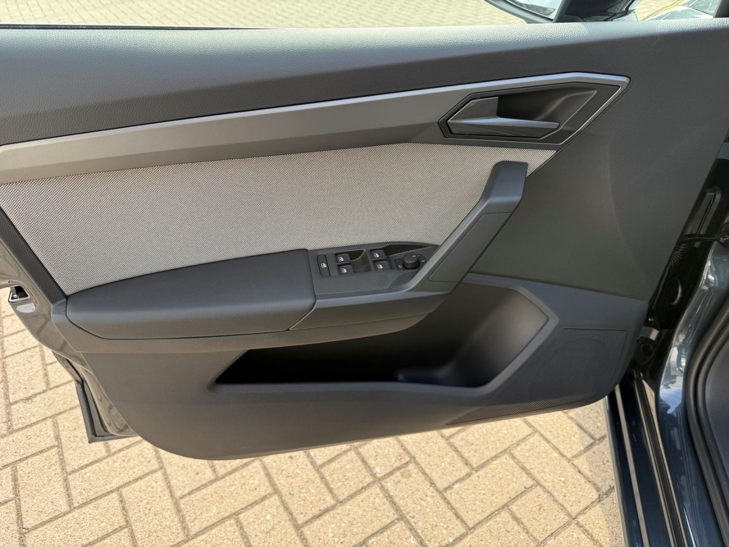 Fahrzeugabbildung SEAT Ibiza 1.0 TSI 85 kW FR DigiCo ACC LED ACC CarPla