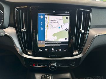 Volvo V60 *TÜV 328*KEYLESS*ACC*NAV*2-ZONEN*VirtualCo*