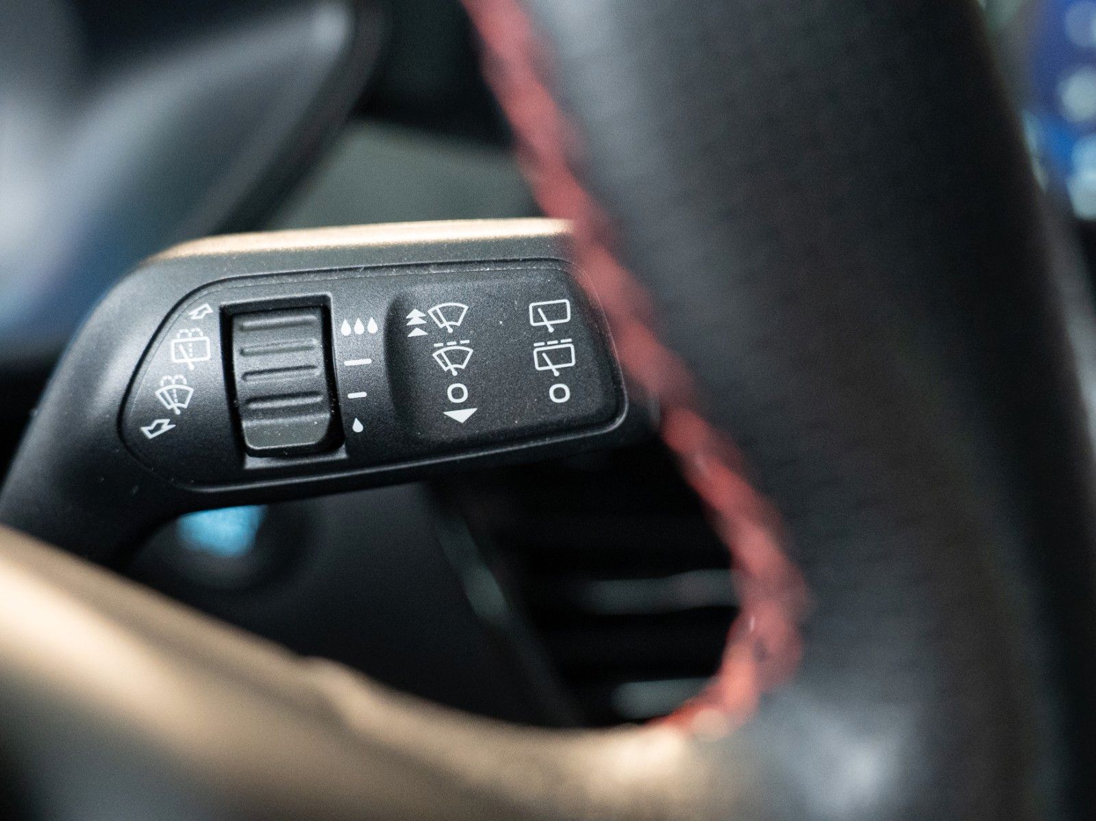 Fahrzeugabbildung Ford Kuga PHEV ST-Line/AUTOM/WINTER-P/AHK/KEYLESS