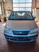 Fiat Idea 1.4 16V Dynamic - silberne Fiat Idea