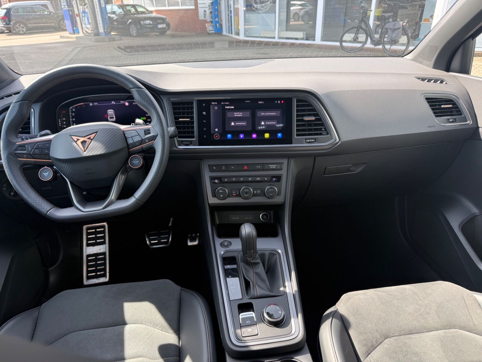 Fahrzeugabbildung CUPRA Ateca 1.5 TSI DSG ACC/Navi/SHZG/eHeck/LED/Travel