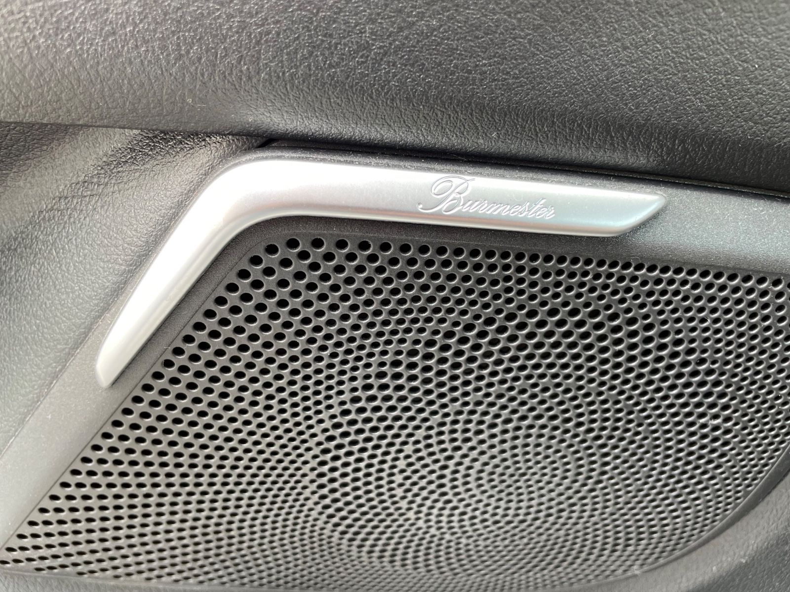 Fahrzeugabbildung Mercedes-Benz V 300 d Lang Avantgarde AMG-Line |Burmester|360°