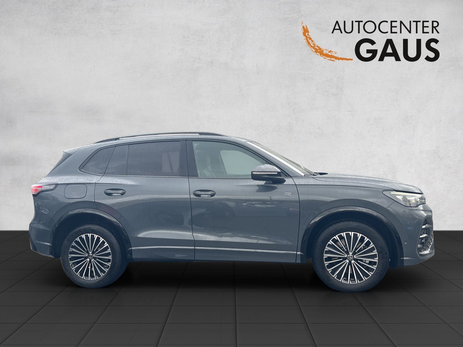 Tiguan R-Line 2.0 TDI DSG 4M AHK*Navi**Pano*Blac