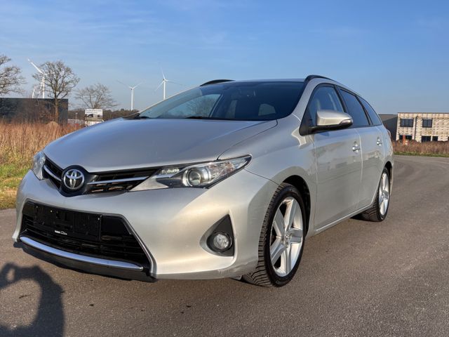 Toyota Auris Touring Sports Executive 2,0 D4D-Nett 5000