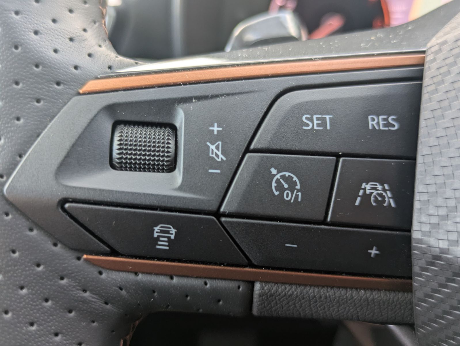 Fahrzeugabbildung CUPRA Leon 1.5 eTSI DSG MATRIX-LED*ACC*AHK*KAMERA*18"
