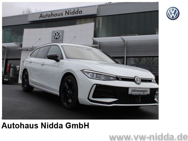 VW Passat 2.0 TDI R Line BLACK 4M STHZ-AHK-MASSAGE