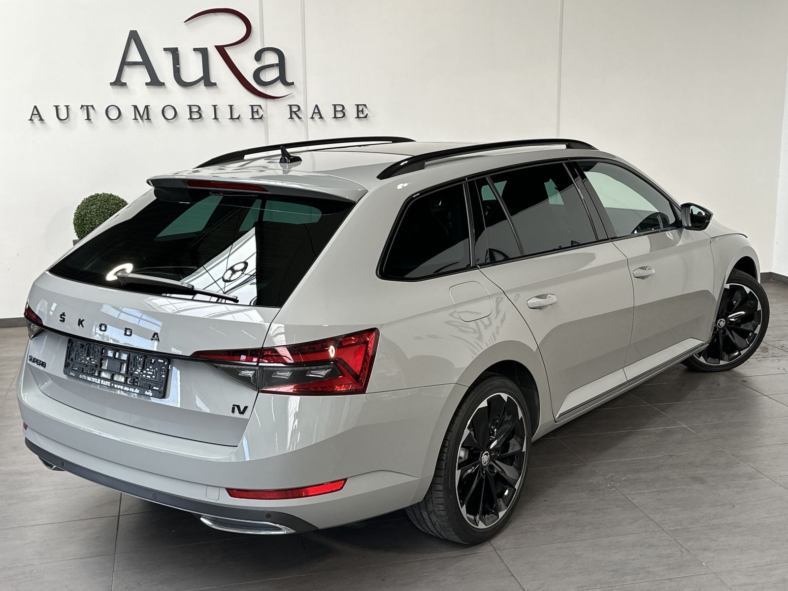 Fahrzeugabbildung SKODA Superb Combi iV 1.4 TSI DSG Sportline NAV+LED+VC