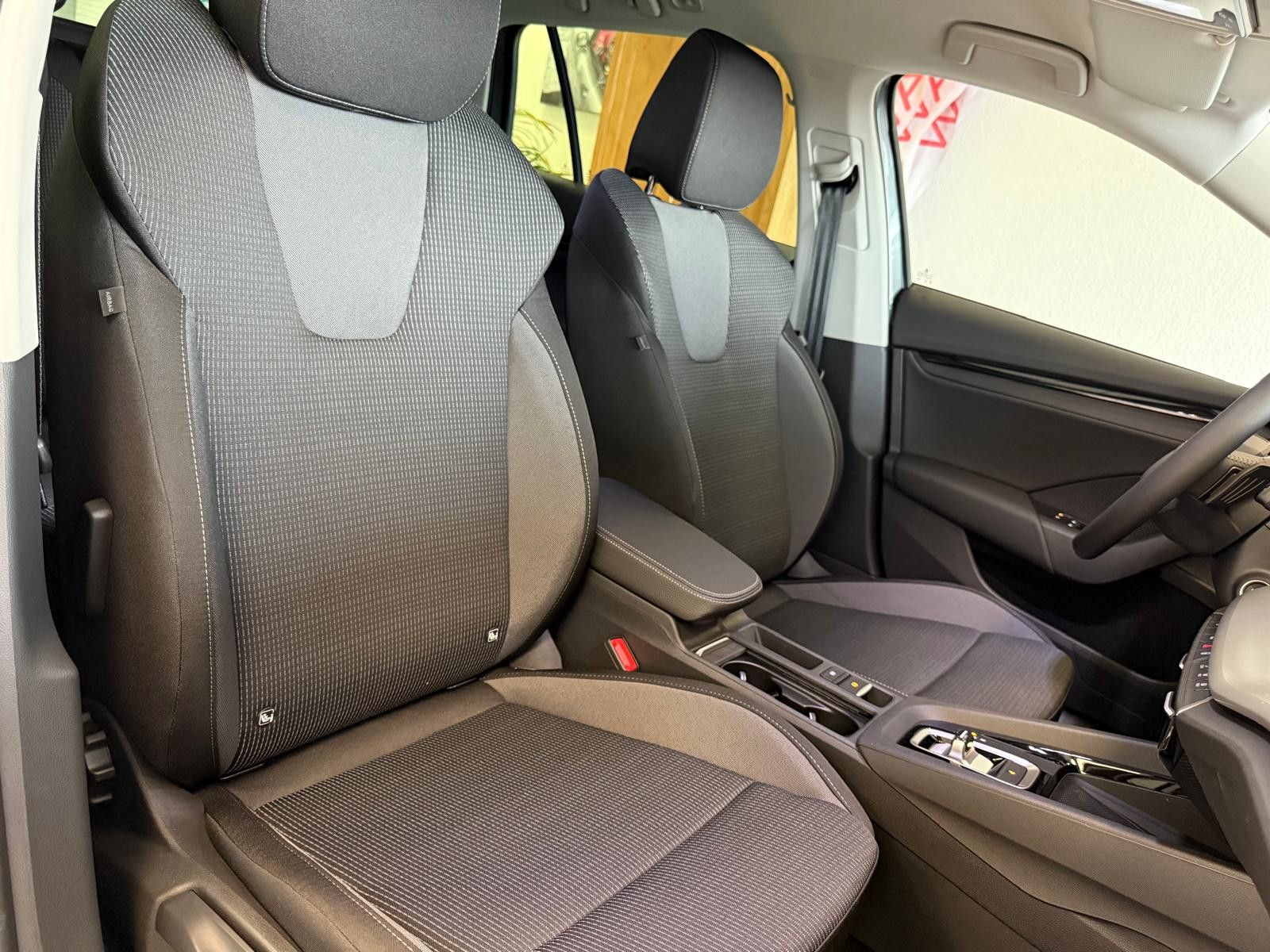 Fahrzeugabbildung SKODA Octavia Combi 2.0 TDI 110 kW Selection / AHK/LED