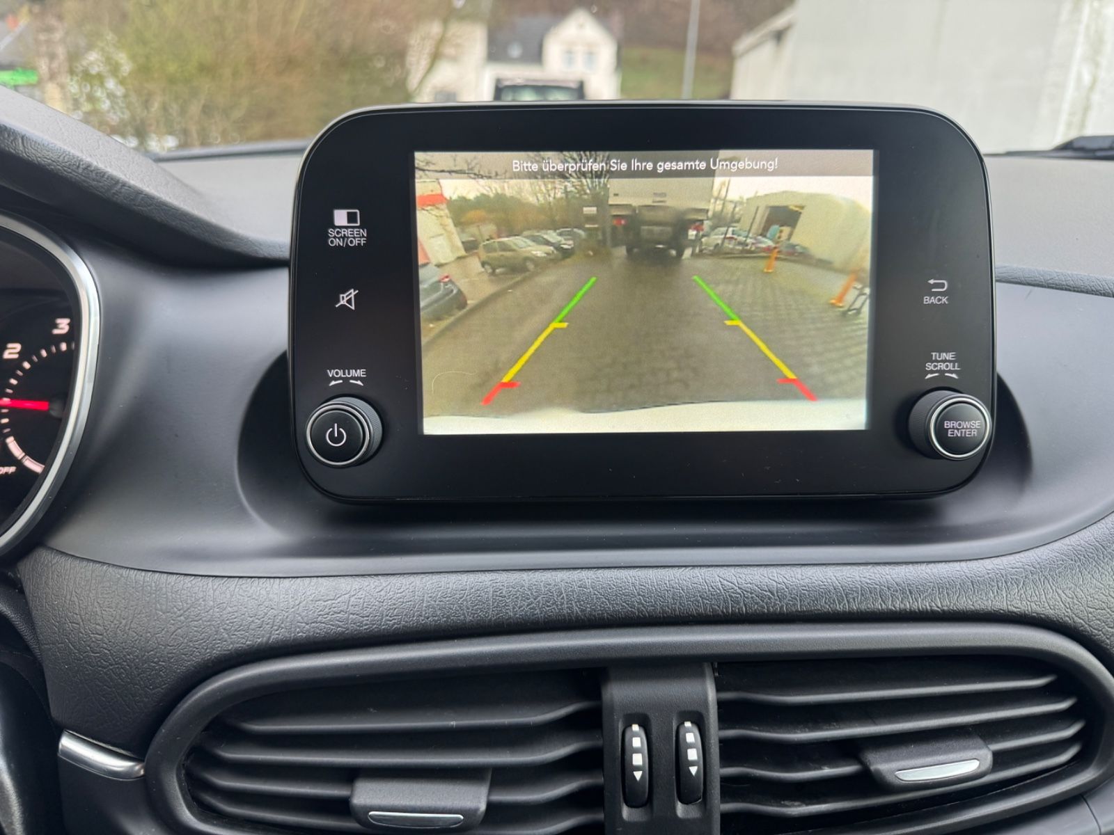 Fahrzeugabbildung Fiat Tipo Mirror Navi+Kamera