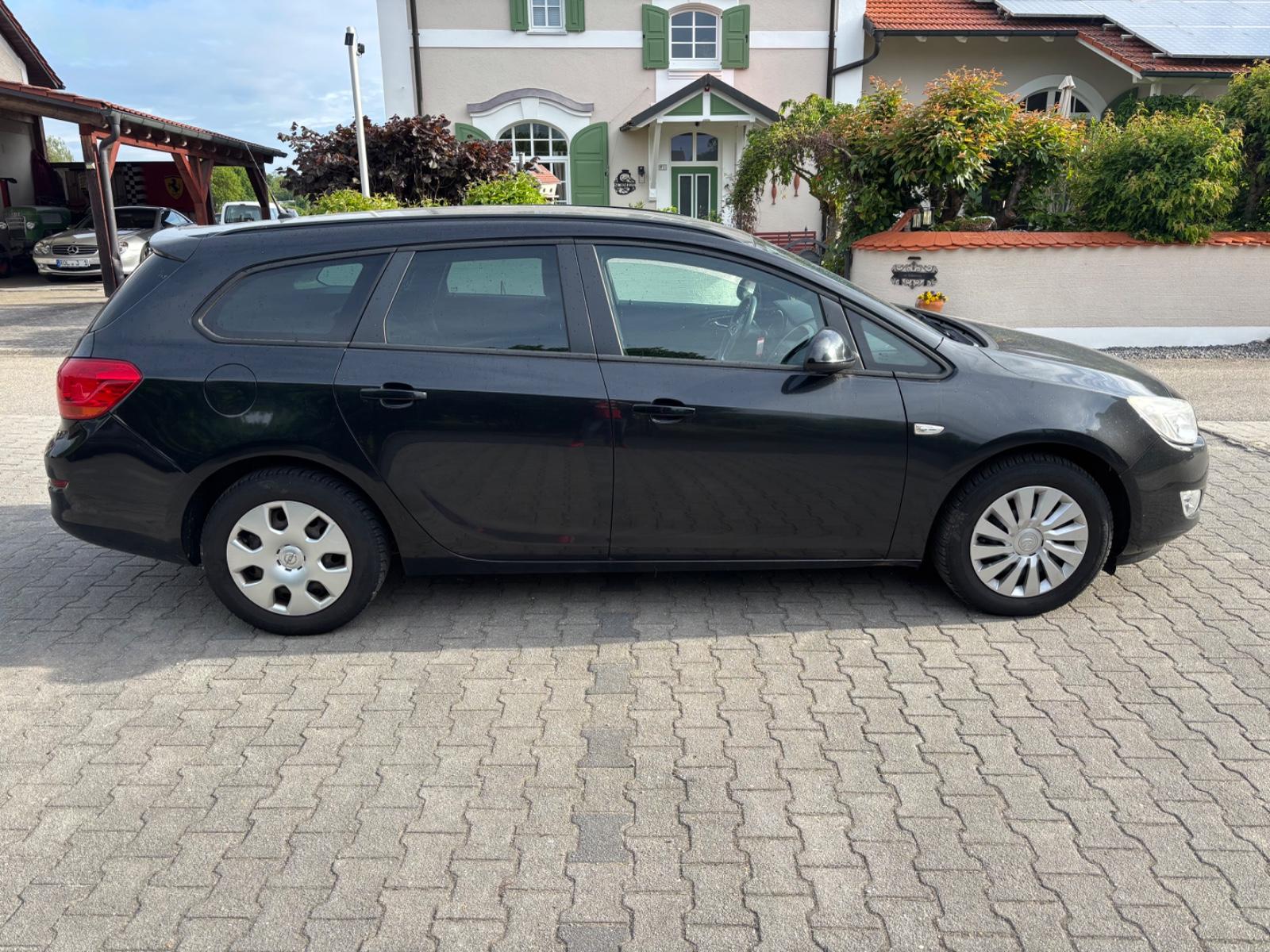 Opel Astra J Sports Tourer Design Edition 2.Hand