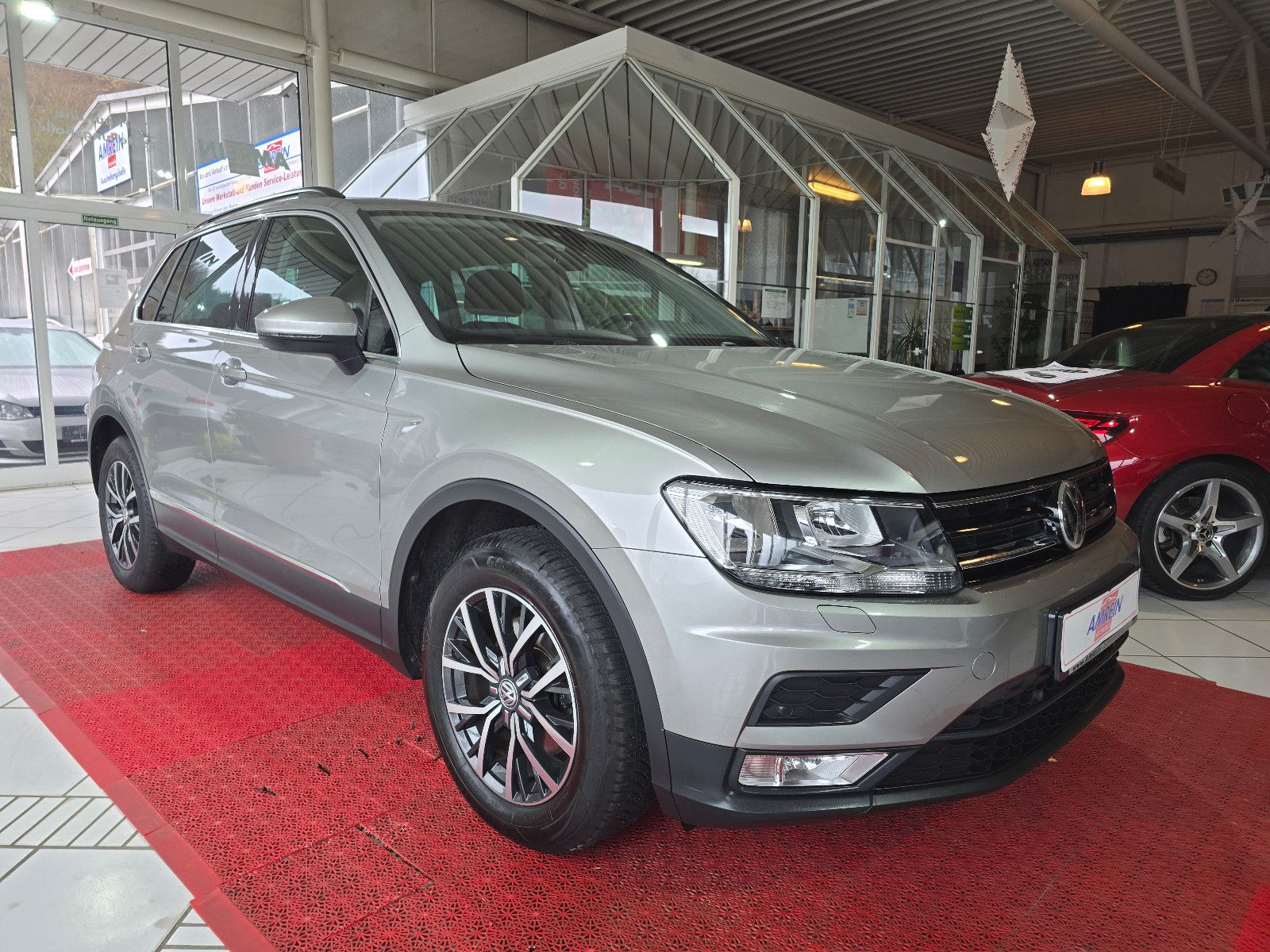 Volkswagen Tiguan Comfortline BUSINESS+NAVI+KAMERA+AHK
