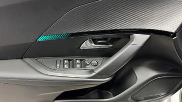 Fahrzeugverkauf 11 Peugeot 2008 Allure Pack AT LED SH Navi Kamera