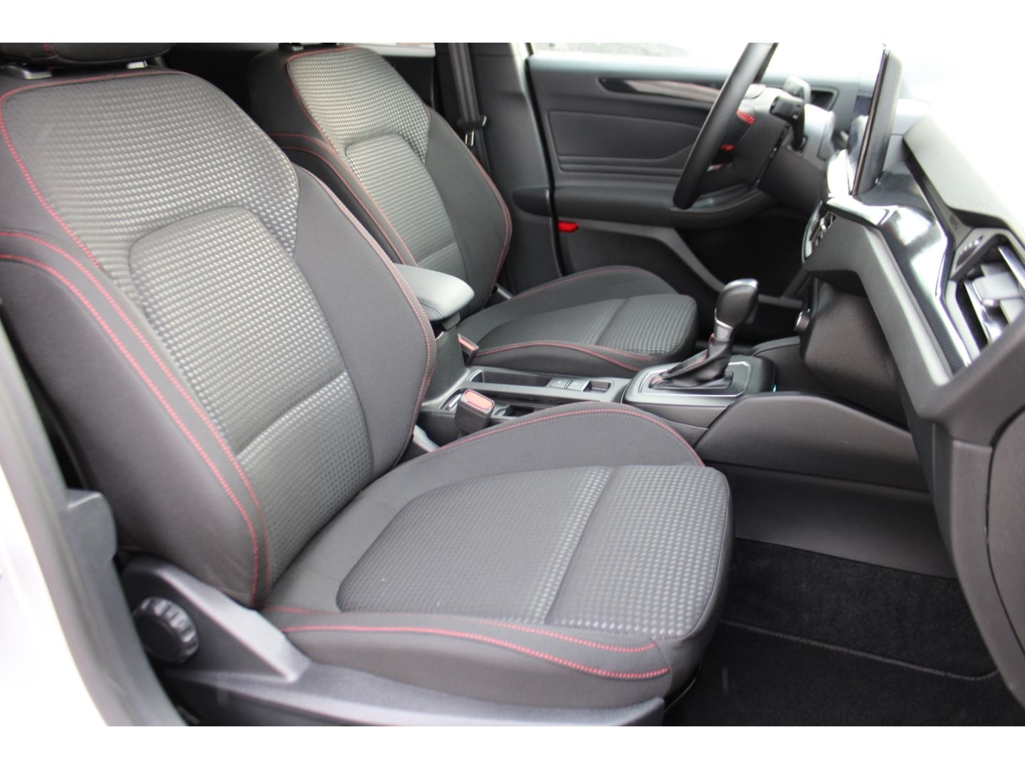 Fahrzeugabbildung Ford Focus Turnier ST-Line ACC LED TWA Navi DAB GJR R