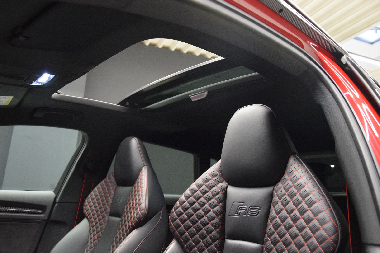 Fahrzeugabbildung Audi RS3 Sportback 2.5 TFSI quattro Pano Schale B&O