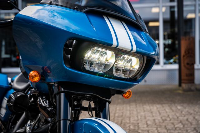 Fahrzeugabbildung Harley-Davidson ROAD GLIDE ST 117 MY23 FLTRXST FAST JOHNNIE