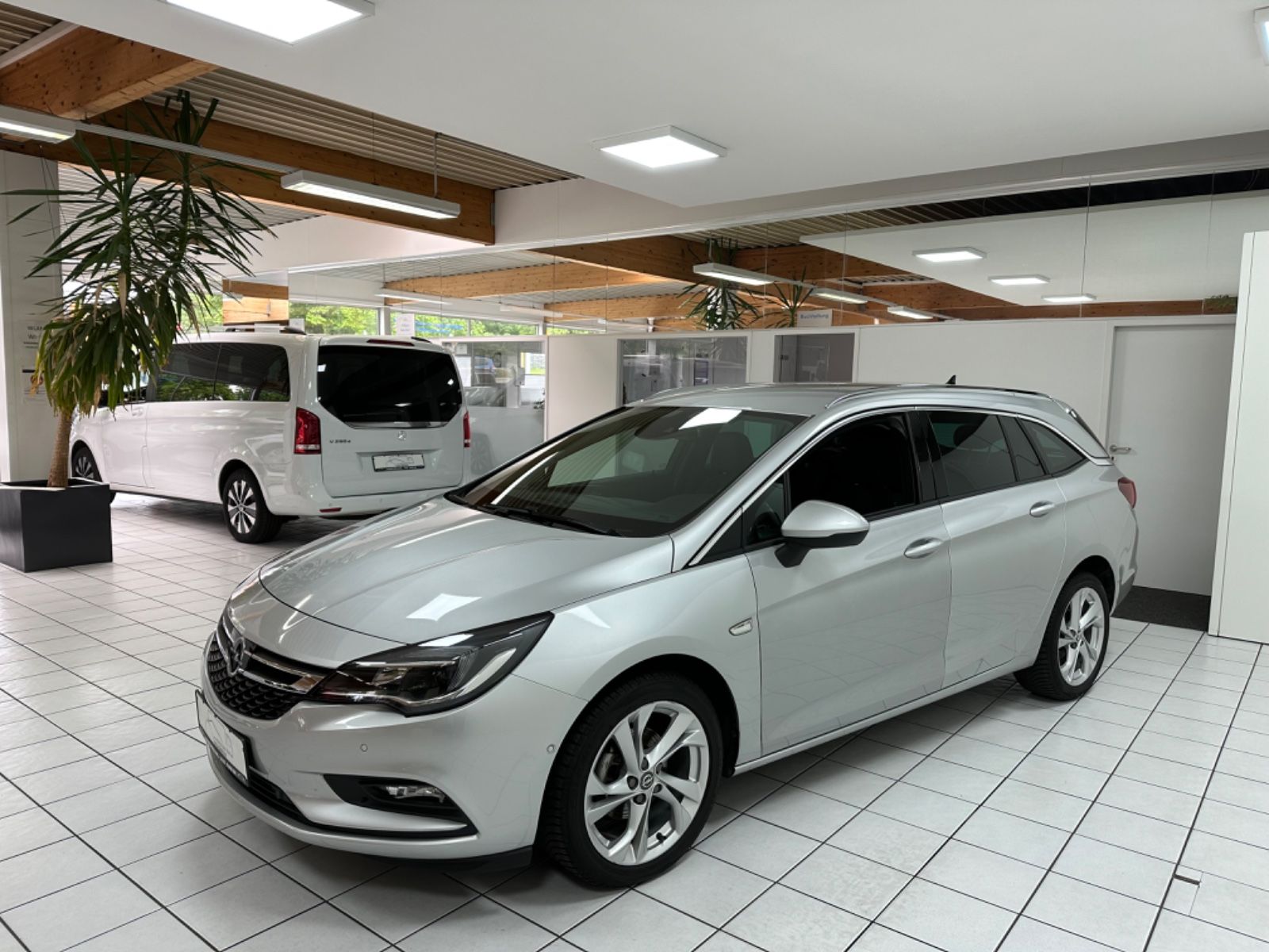 Fahrzeugabbildung Opel Astra K Sports Tourer INNOVATION Automatik*Navi