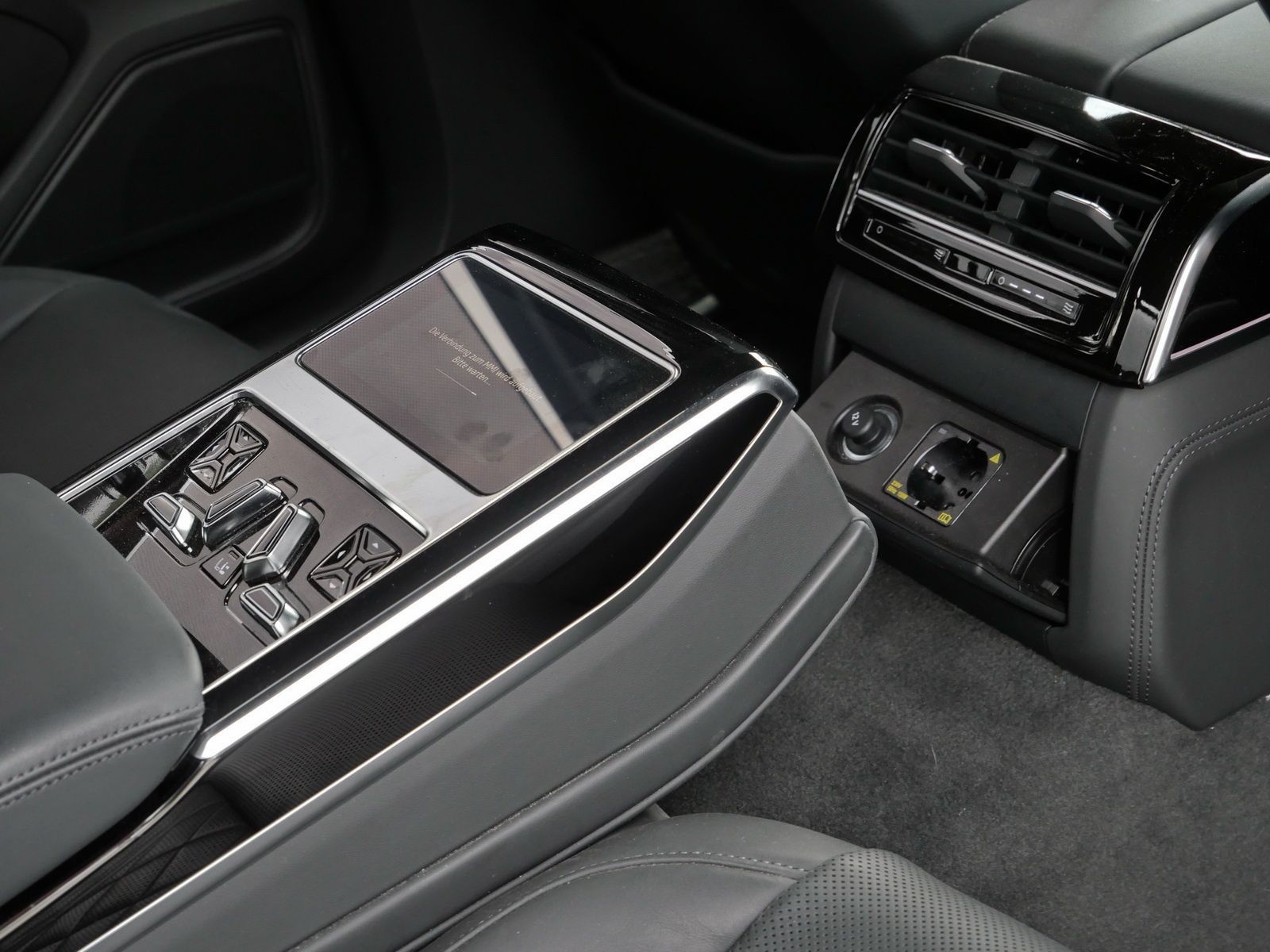 Audi A8 - Bild 18