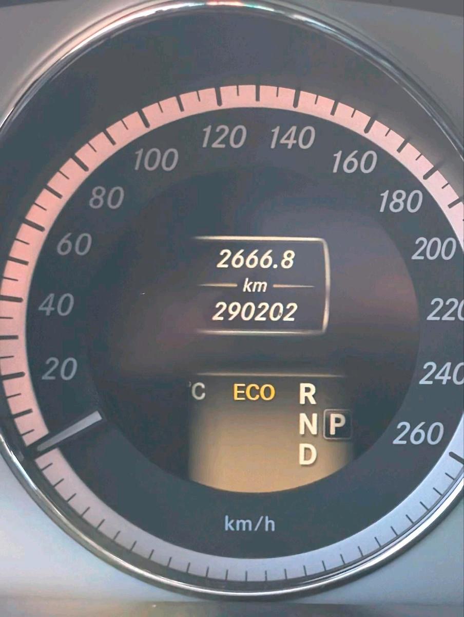 Mercedes-Benz E220 2012 — photo 5
