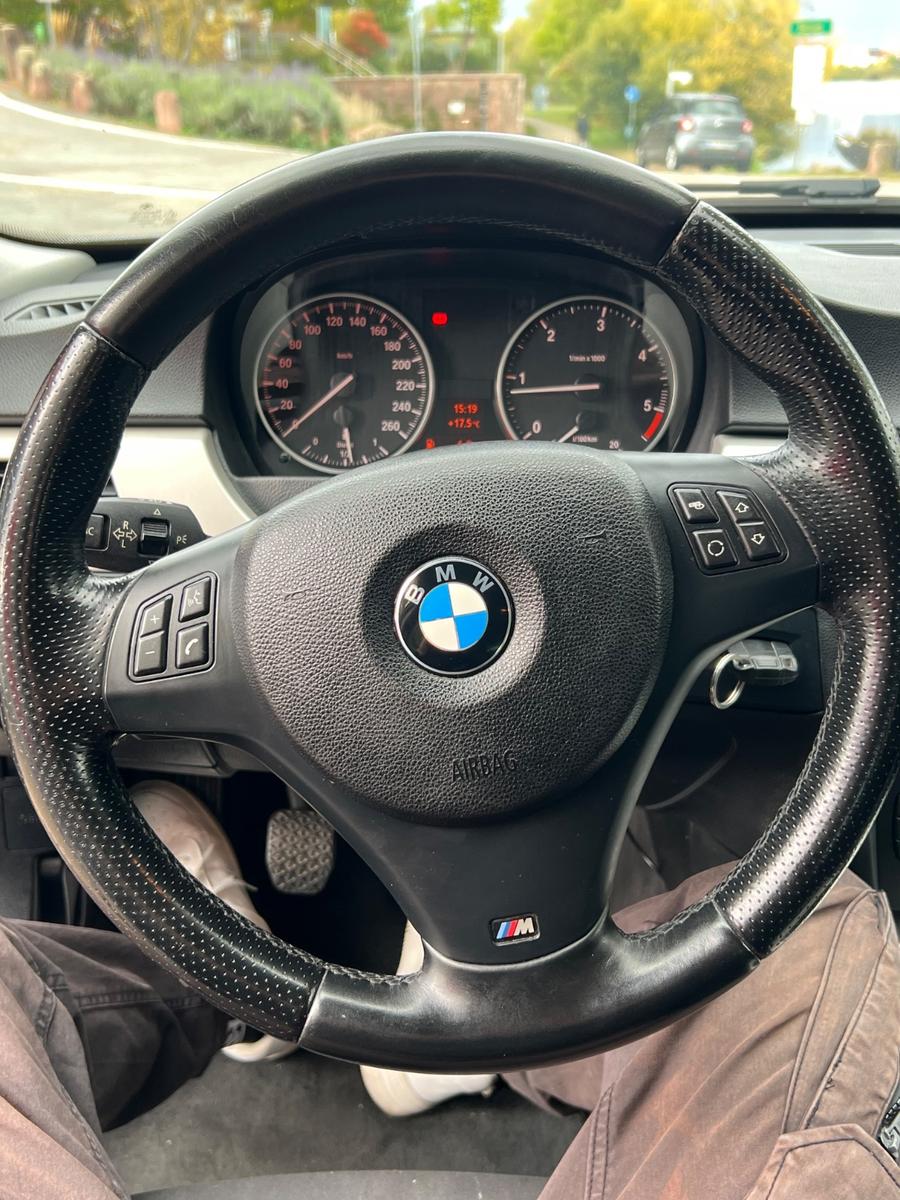 BMW 318 2011 — двигун 1.995 cm³, 143 HP (105kW)