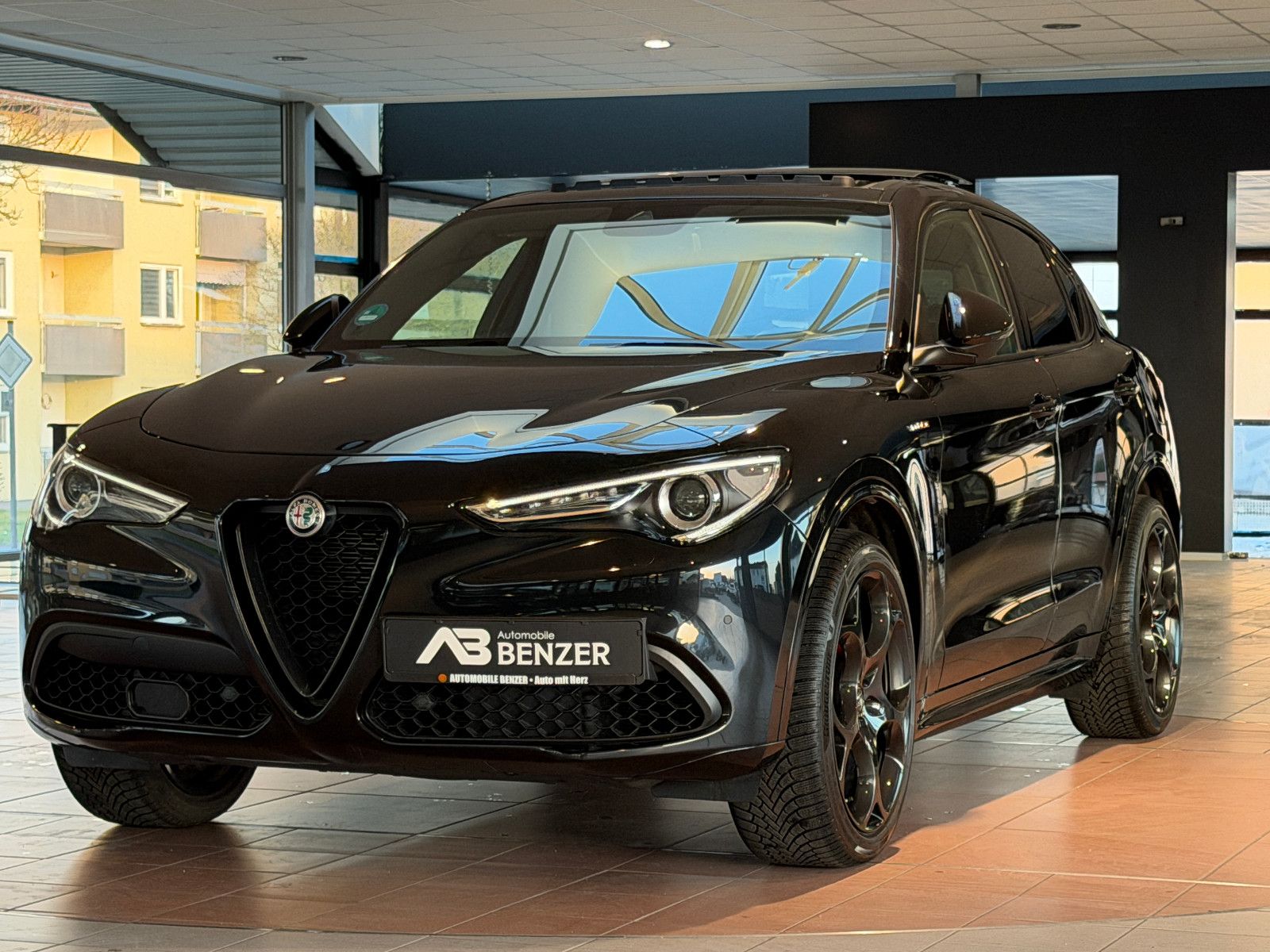 Fahrzeugabbildung Alfa Romeo Stelvio Veloce Q4/PANORAMA/H&K-SOUND/21''ZOLL