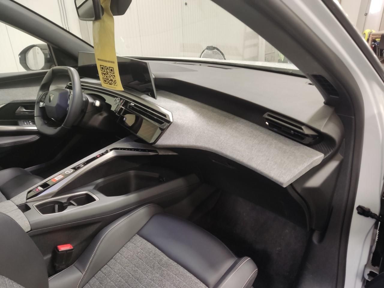 Fahrzeugabbildung Peugeot 5008 Allure Mild Hybrid 145 e-DSC