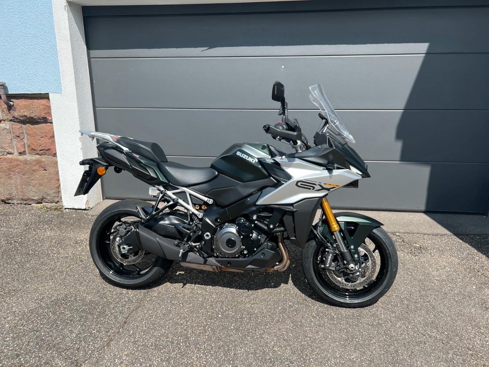 Suzuki GSX-S 1000 GX Neu bereift