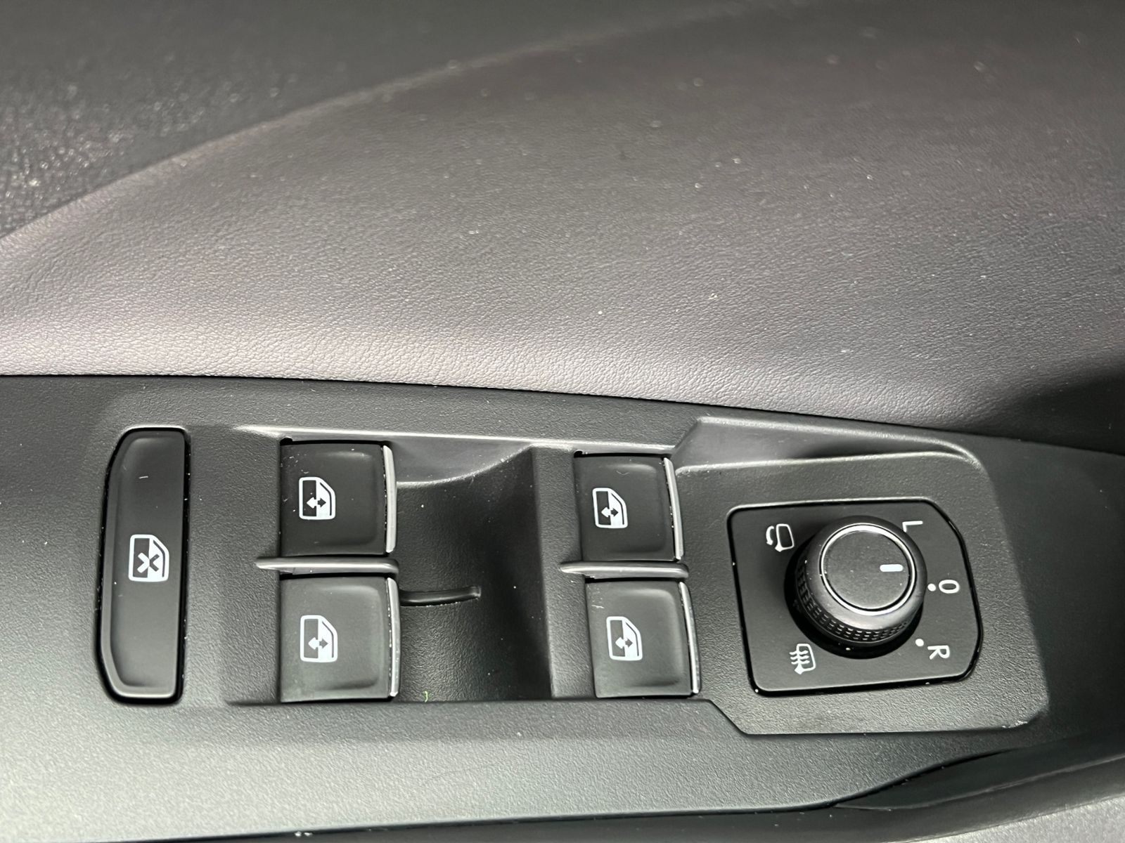 Fahrzeugabbildung Volkswagen T-Cross GOAL 1.0 TSI DSG *AHK, LED, App-Connect,