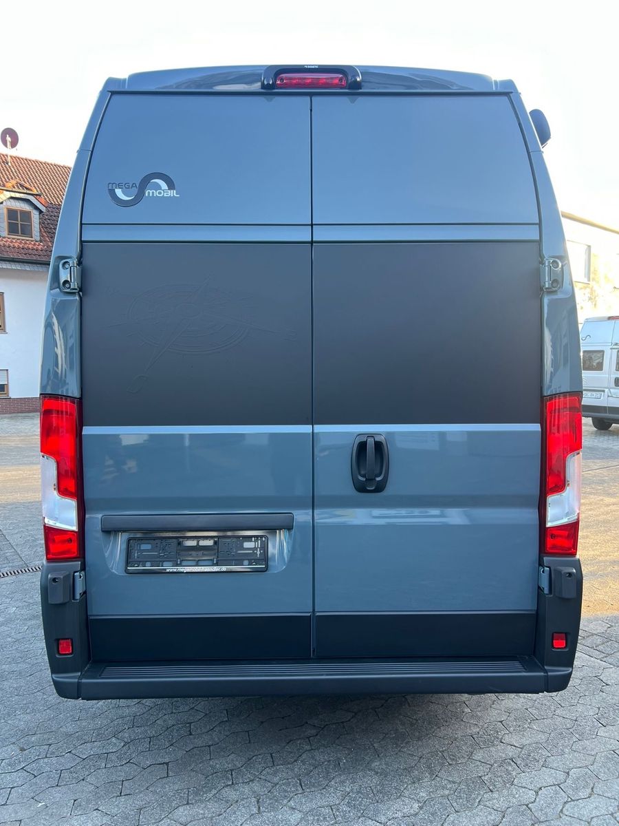 Fahrzeugabbildung MegaMobil Revolution 640 Automatik Voll Induktion Lithium