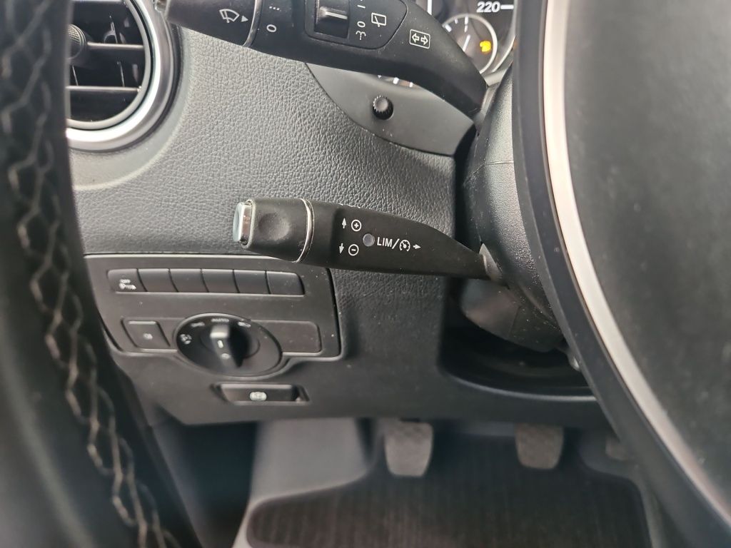 Fahrzeugabbildung Mercedes-Benz Vito 114 Tourer Pro kompakt Navi Liege-Paket SHZ