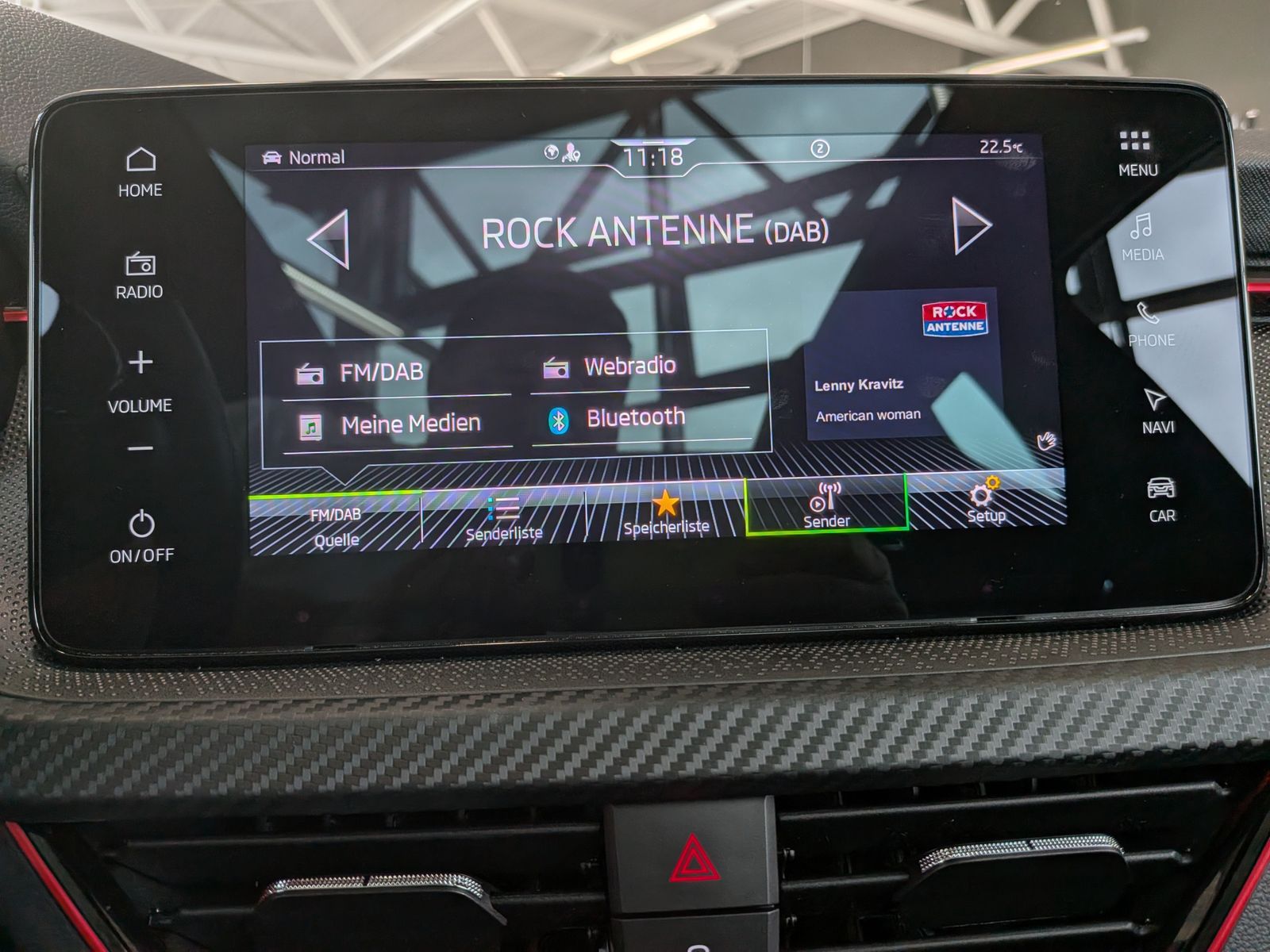 Fahrzeugabbildung SKODA Kamiq 1.5 TSI DSG Monte Carlo Pano Matrix 5J.GAR