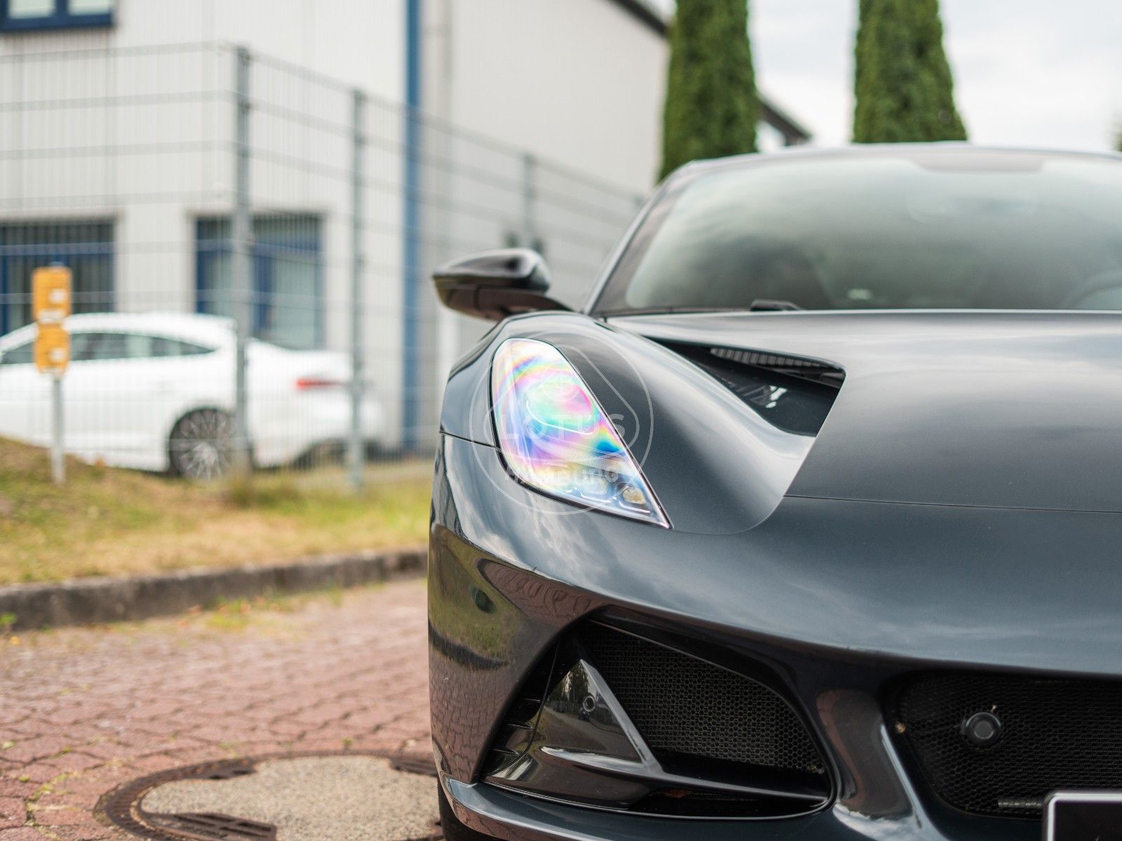 Fahrzeugabbildung Lotus Emira V6 First Edition in Shadow Grey *Automatik