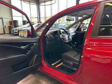 Hyundai ix20*TÜVSERVICE:NEU*SitzLenkradHZ*NAV*TEMPO*PD