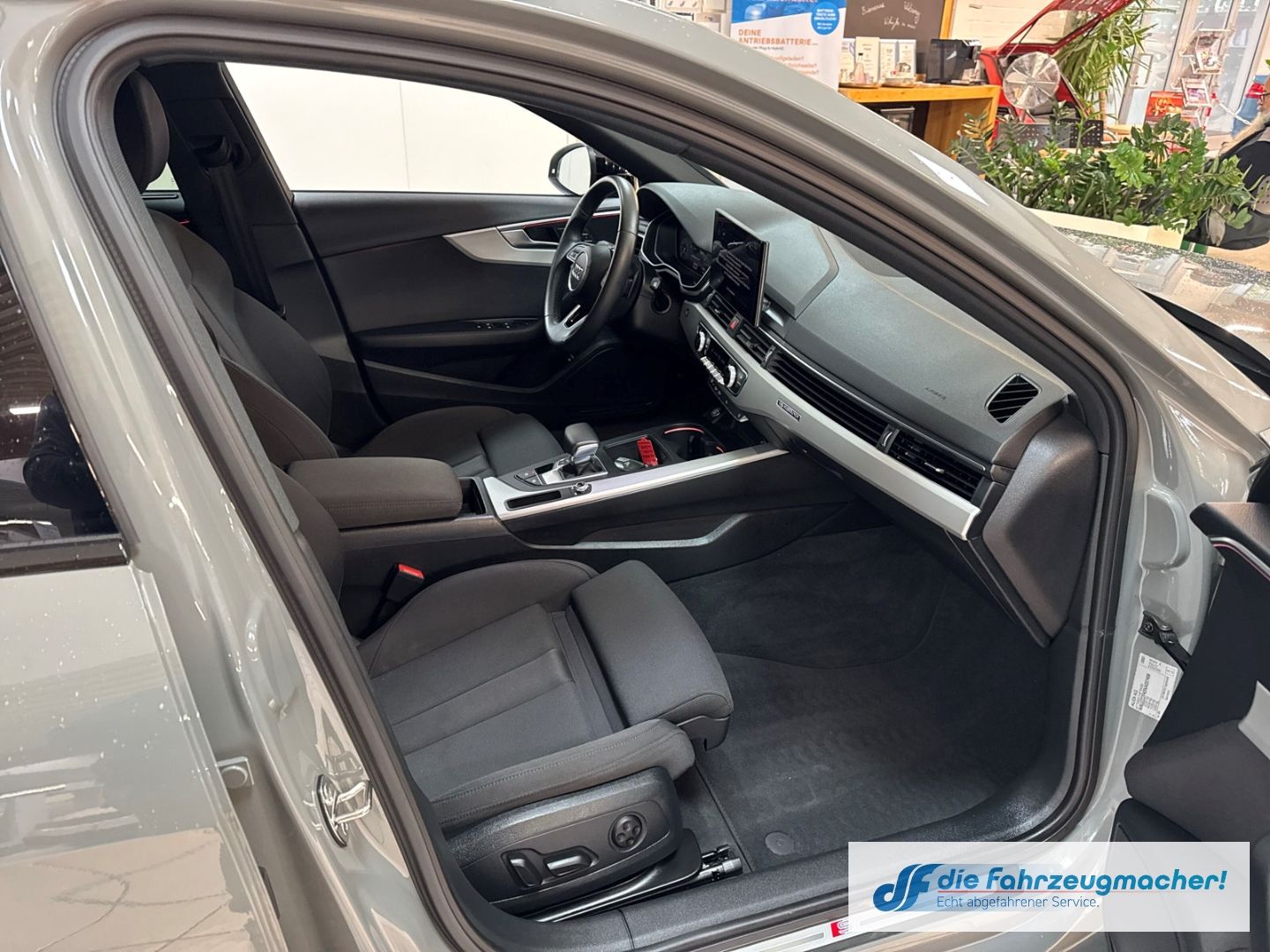 Fahrzeugabbildung Audi A4 Avant 40 TDI quattro S line 2.0 EU6d StandHZG