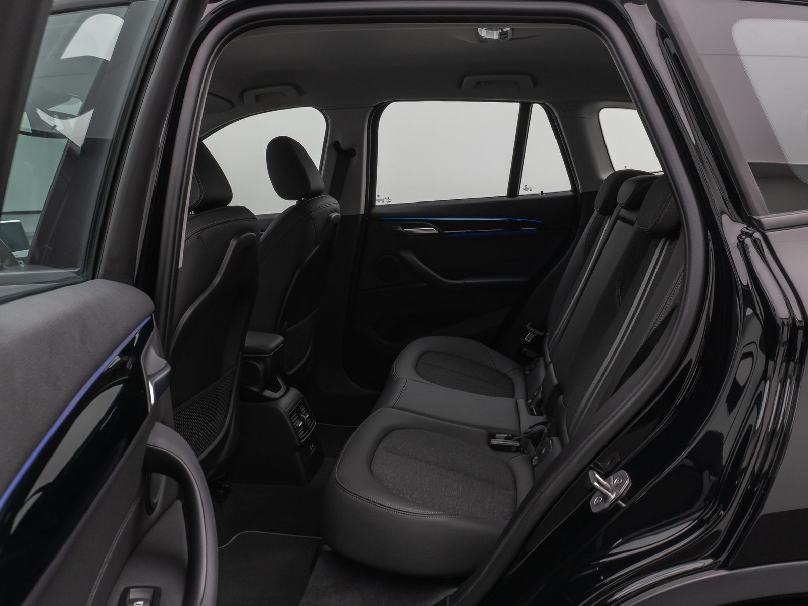 Fahrzeugabbildung BMW X1 sD20i SportLine Parkassistent Lordos DAB LED