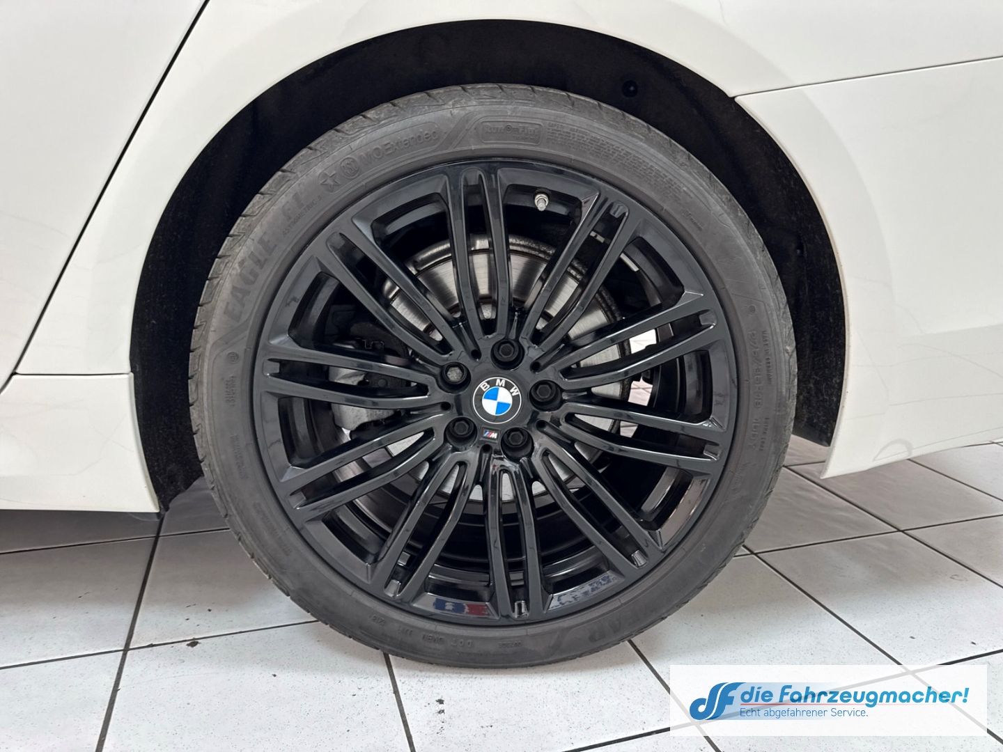 Fahrzeugabbildung BMW 520 d xDrive M Sport Touring Park-Assistent Spor
