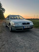 Skoda Octavia Tour I 2. Hand I Scheckheft I TÜV  - Skoda Octavia aus 2009 mit Diesel-Antrieb