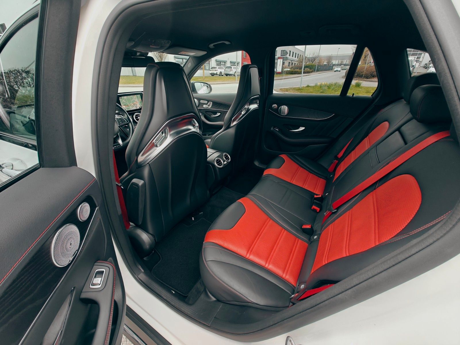 Fahrzeugabbildung Mercedes-Benz GLC 63 AMG 4Matic+, Burmester, Schalensitze, 360