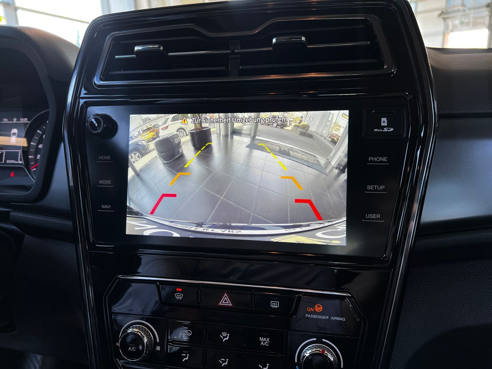 Fahrzeugabbildung Ssangyong Tivoli Grand Fizz 4x2 AHK RFK LED NAV