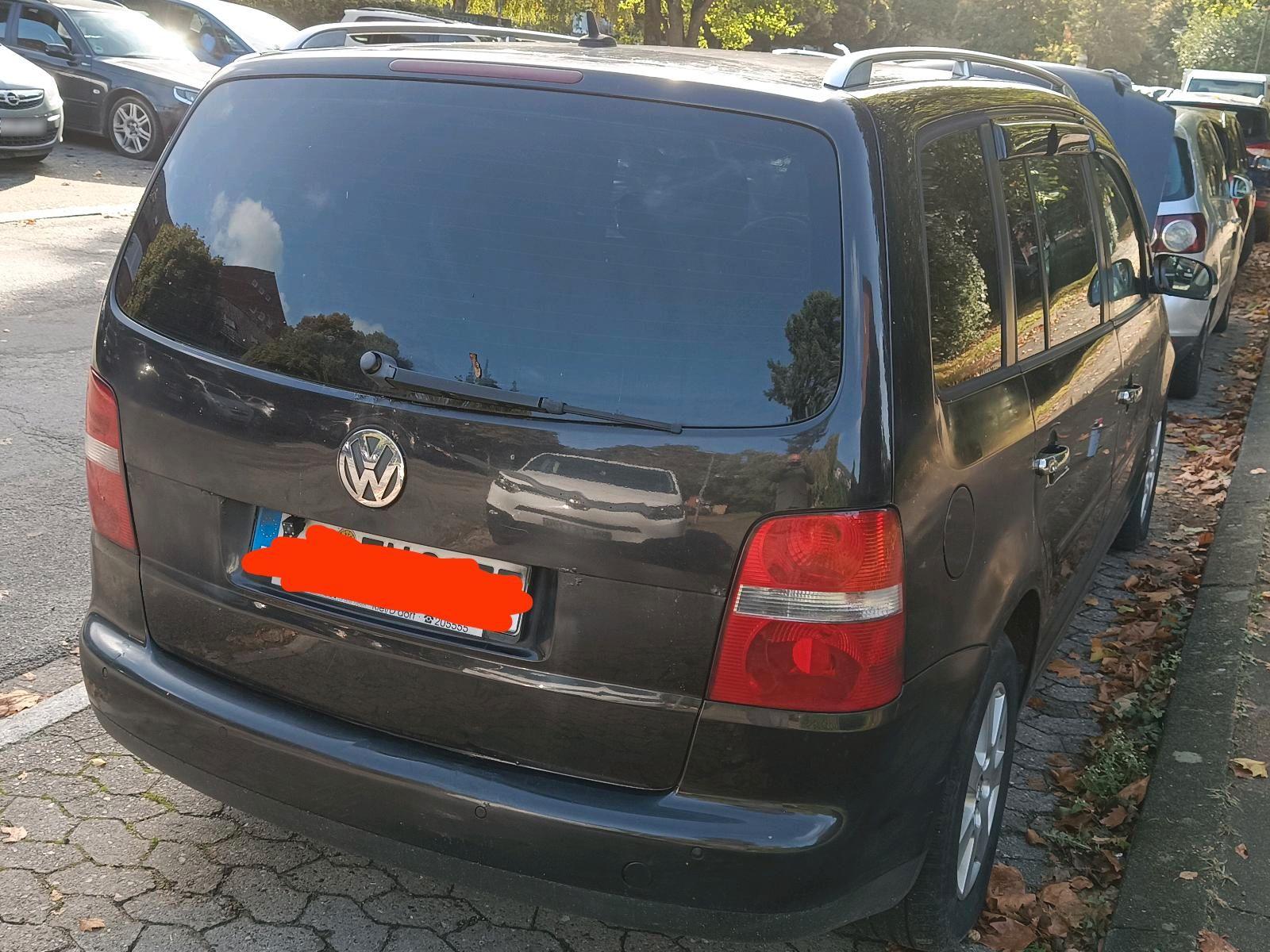 Volkswagen Touran 2004 — вигляд ззаду