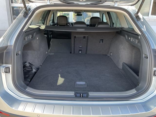 Volkswagen Passat Variant 1.5 eTSI DSG Business AHK+TRAIL A