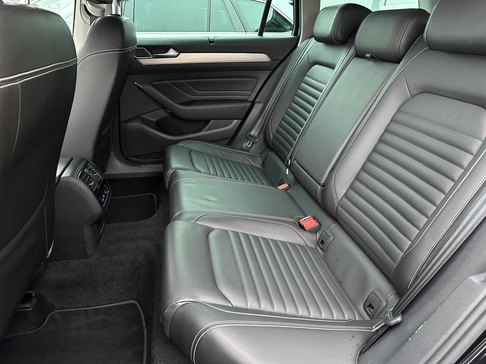 Fahrzeugabbildung Volkswagen Passat Variant 2.0 TDI 4M Elegance NAV+LED+AHK