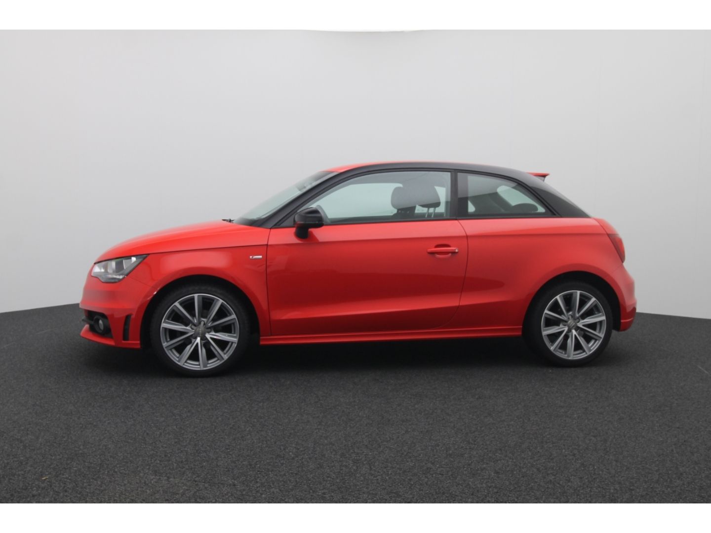 Fahrzeugabbildung Audi A1 1.6 Attraction Klimaauto SHZ Einparkhilfe