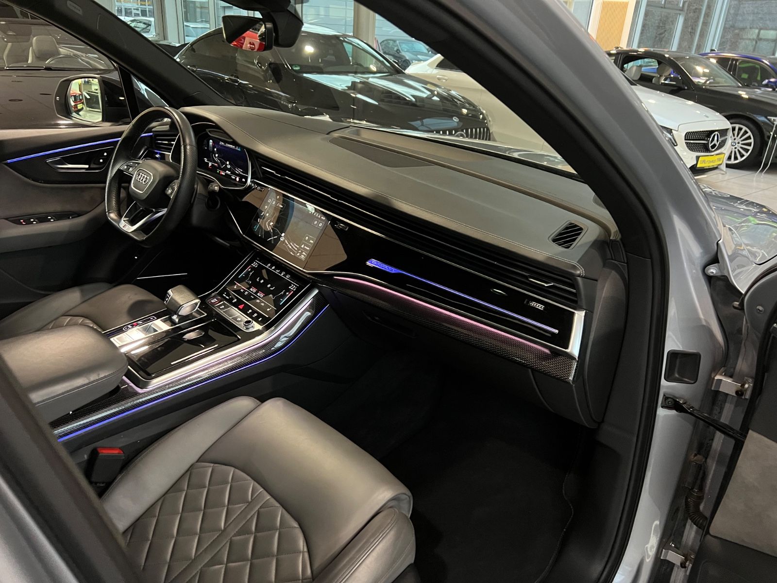 Fahrzeugabbildung Audi SQ7 4.0 TDI quattro*Head-Up * 7.SITZER*