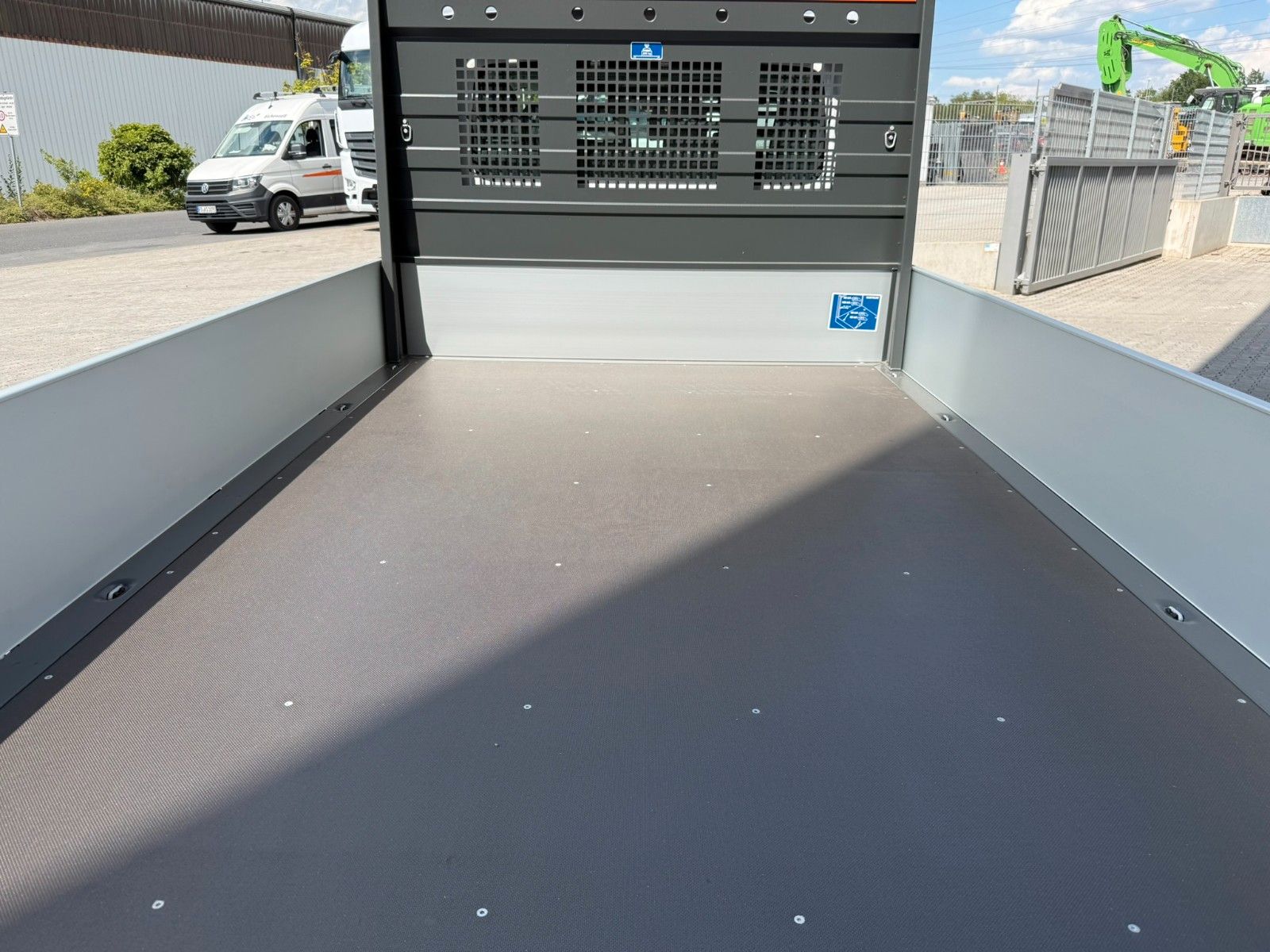 Fahrzeugabbildung Iveco 35S18HA8 D Pritsche *R 3750 mm*Automatik*