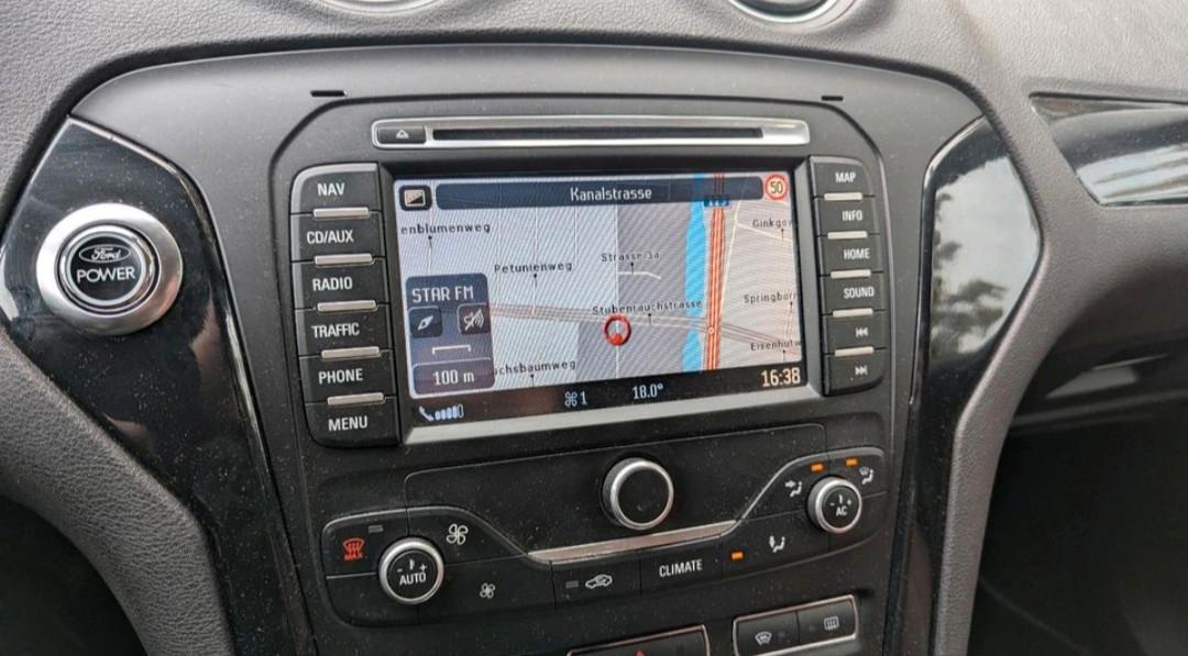 Ford Mondeo 2011 — photo 10