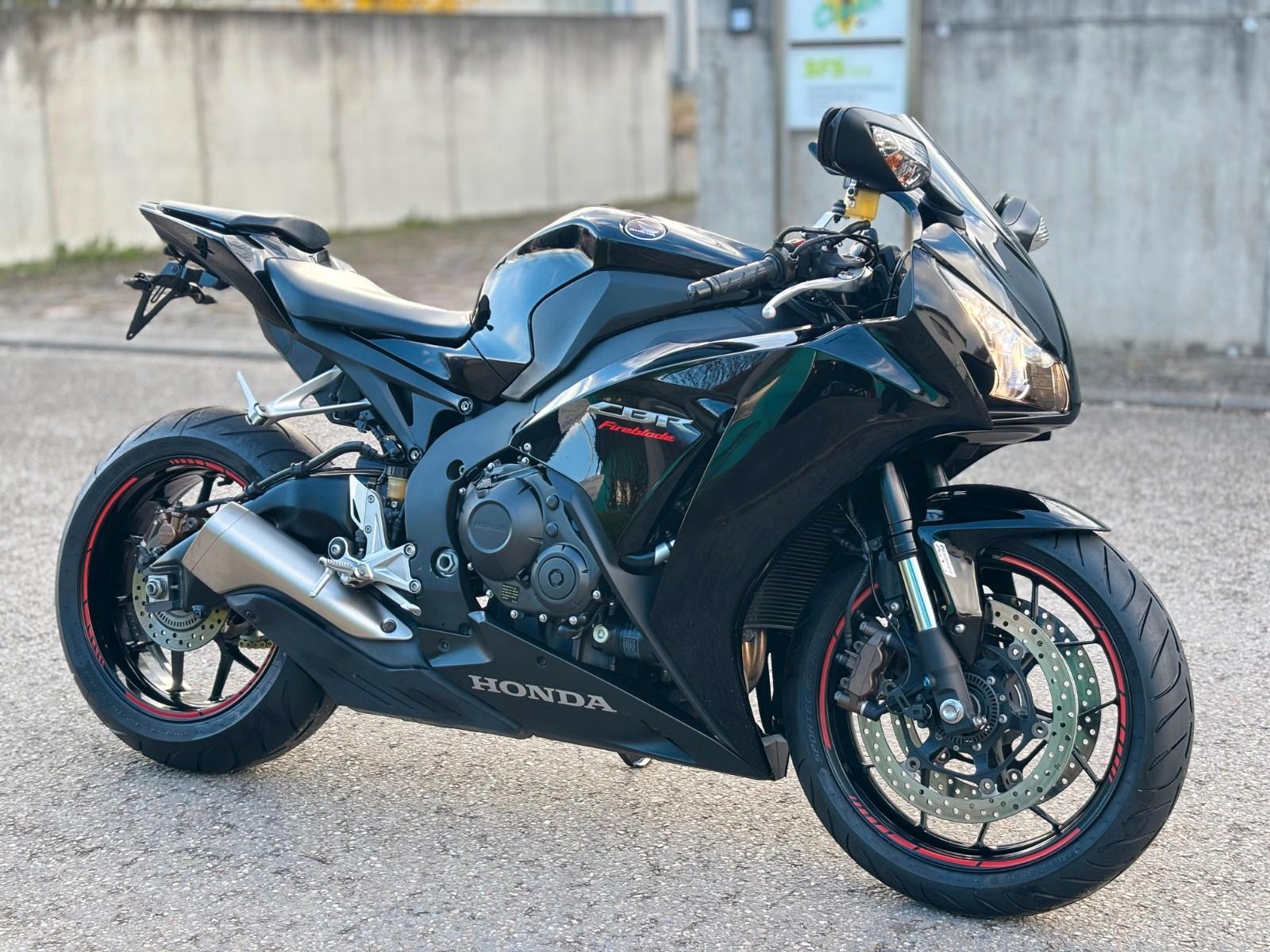 Honda CBR1000RR RA Facelift *Deutsch  / S-Heft / A++*
